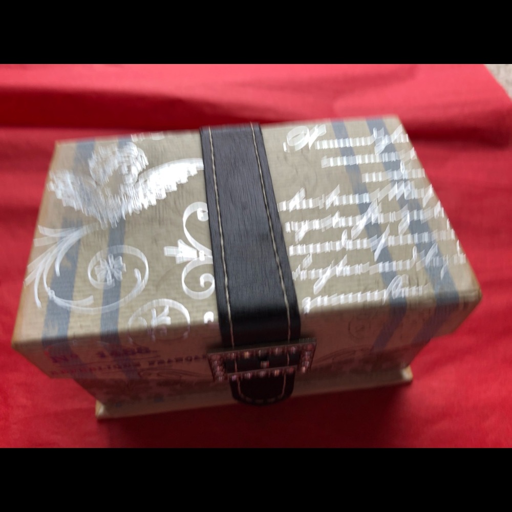 Punch Studio Keepsake Box Pres Rhinestone Buckle - Picture 3 of 6